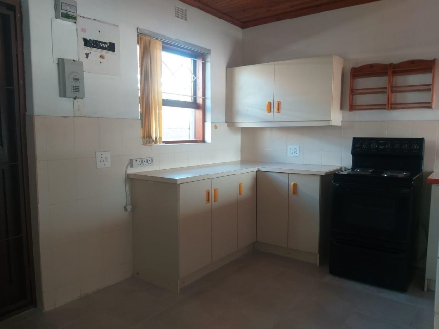 To Let 3 Bedroom Property for Rent in Heiderand Western Cape